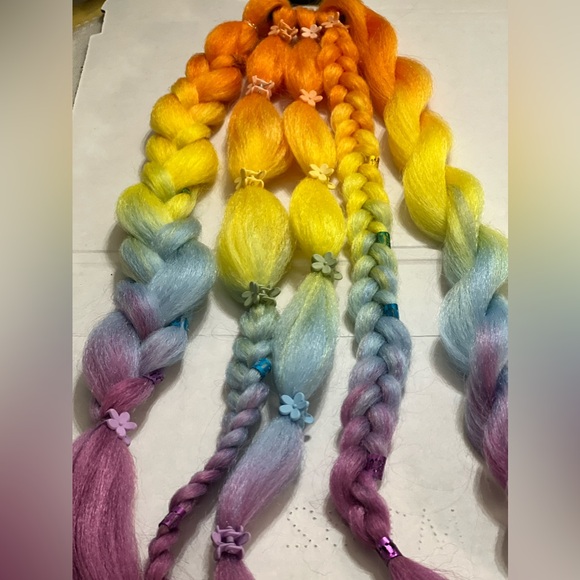 Colorful Ponytails - Picture 3 of 11
